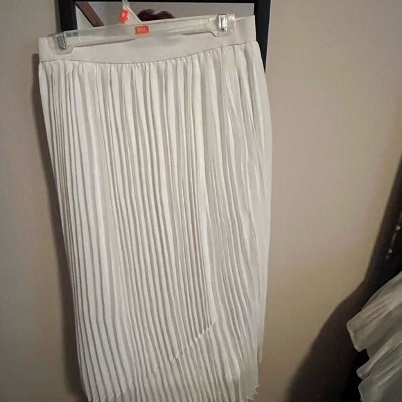 2 skirts - Picture 2 of 4